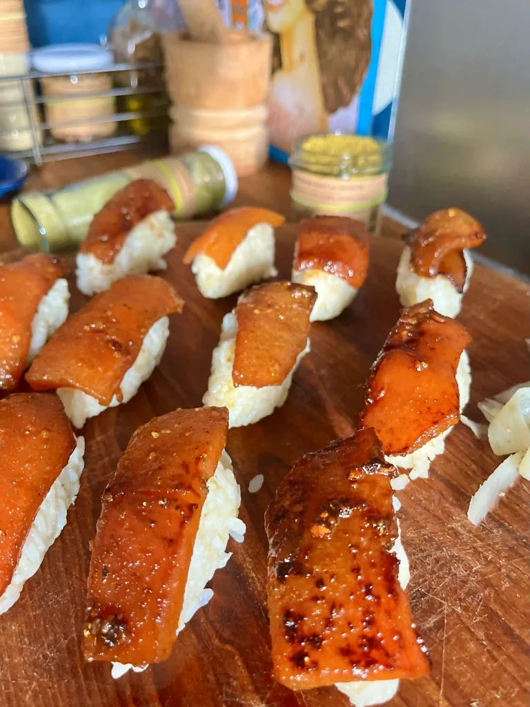 Sushi de pastèque poêlée au bouillon d'ailleurs