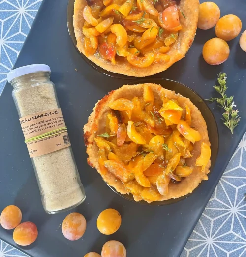 Tarte mirabelles et sucre fleuri